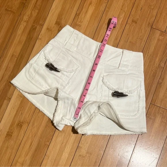 Derek Lam Frayed Toggle Shorts in Off White / Cream Size 0 - Picture 10 of 12